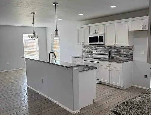 1600 Wrigley Dr Photo 1