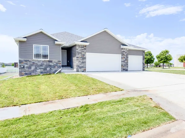 1008 W 62nd Street Pl, Kearney, NE 68847