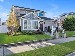 803 S 7th Street, Lindenhurst, NY 11757