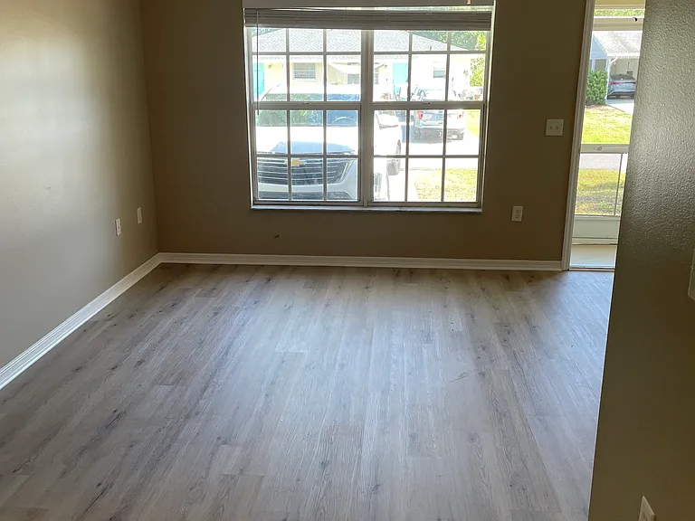 10331 Kidron Ave #B — Photo 2