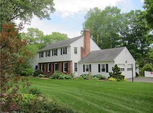 2 Kent Ln, Farmington, CT 06032