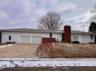 118 Ridge St, Reinbeck, IA 50669