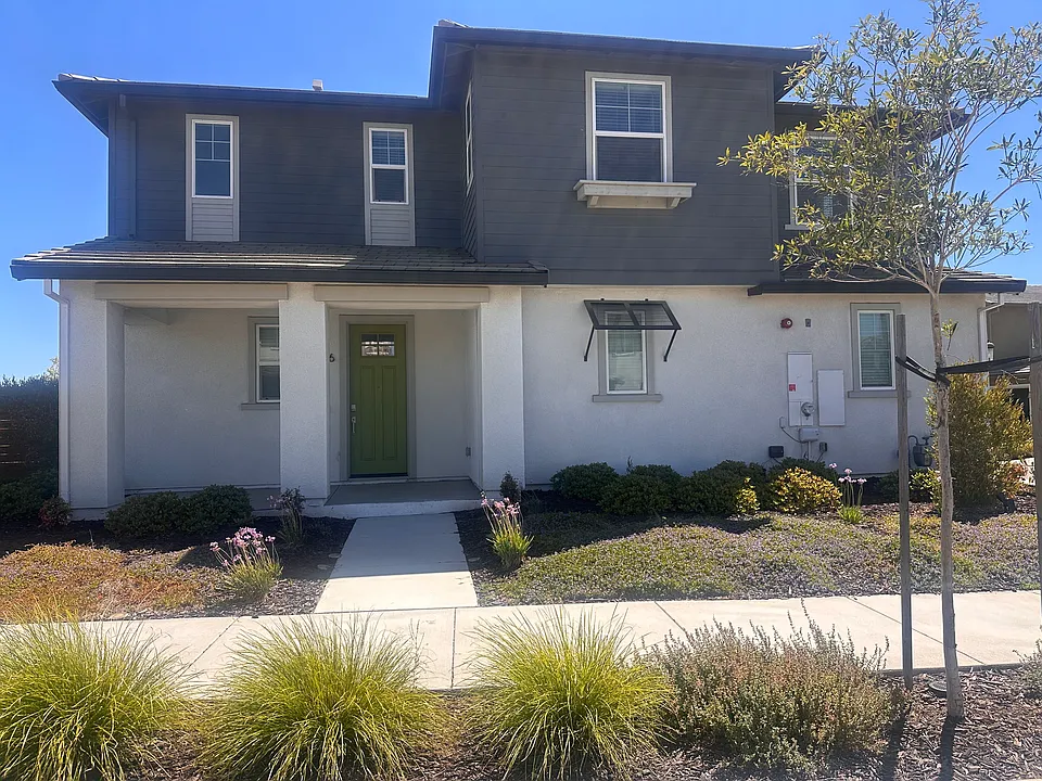 2476 Laramie Cir