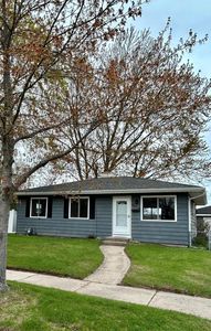 8631 15th AVENUE, Kenosha, WI, 53143