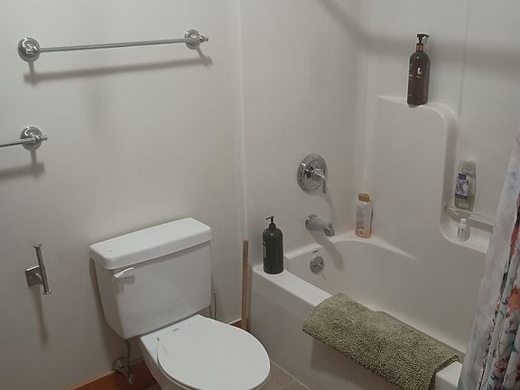 5th image of 237 Long Pond Rd
