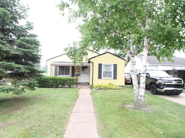 34813 John St, Wayne, MI 48184