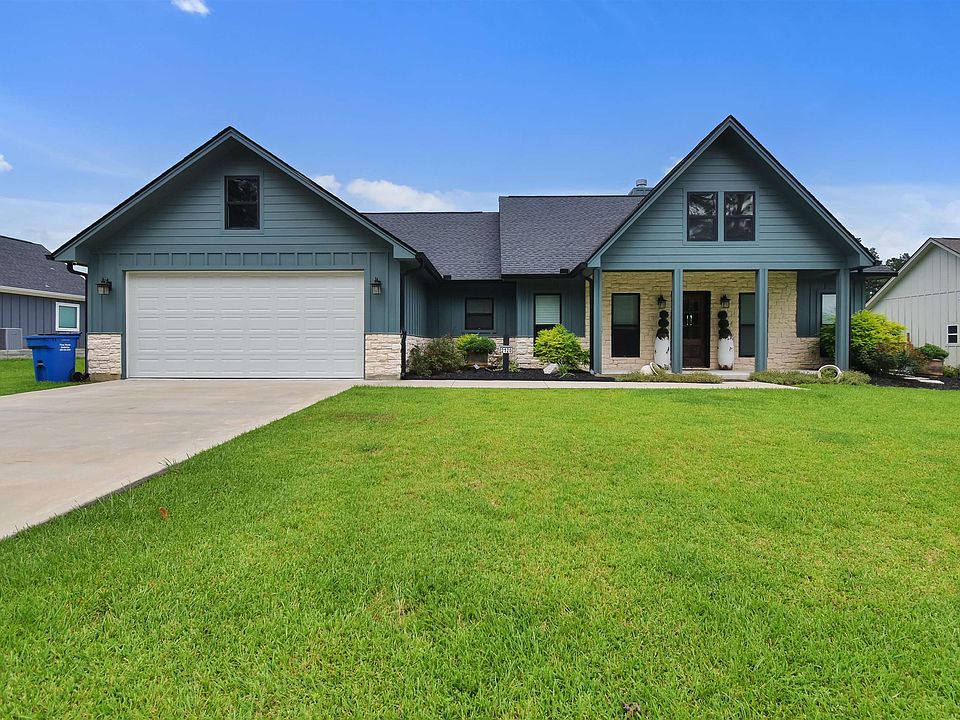 1st image of 2120 Neyland Dr