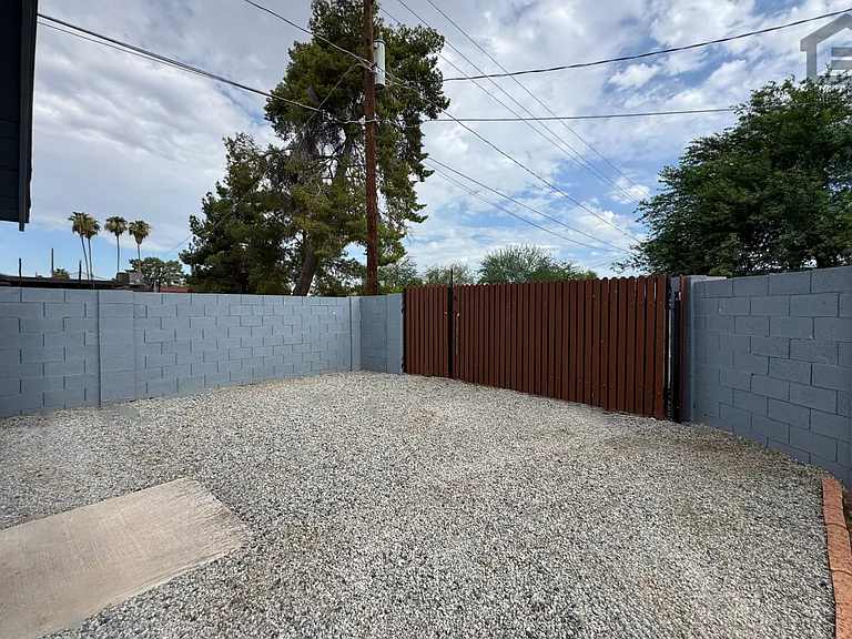 232 W Gail Dr — Photo 7
