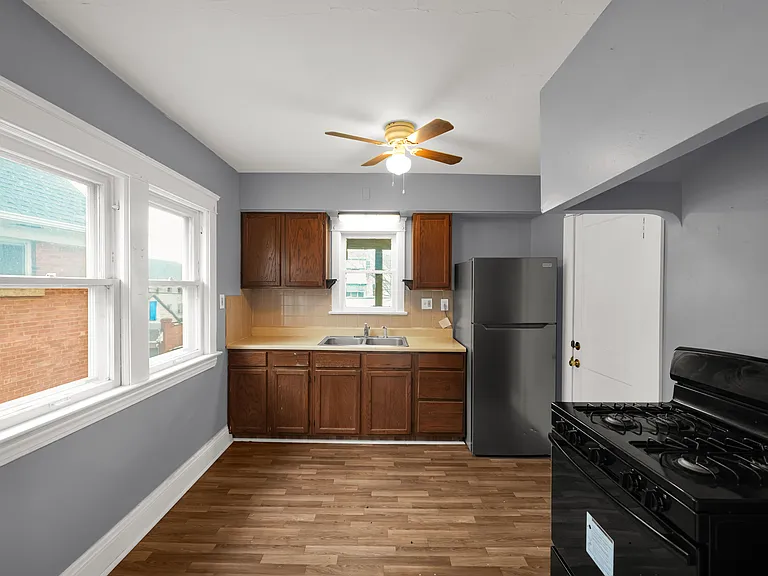 16119 Parkgrove Ave #2 — Photo 9