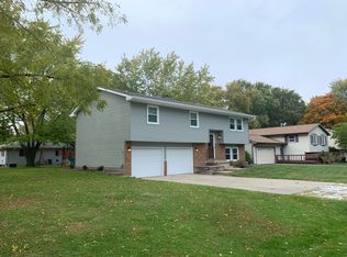 202 Wilson Ave, Le Roy, IL