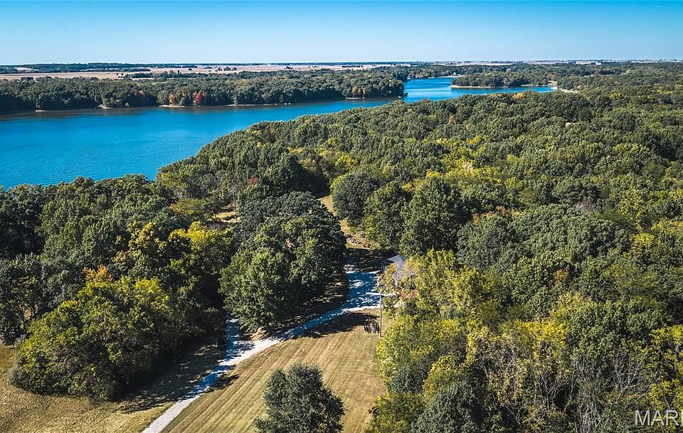 1st image of 321 Lake Ln