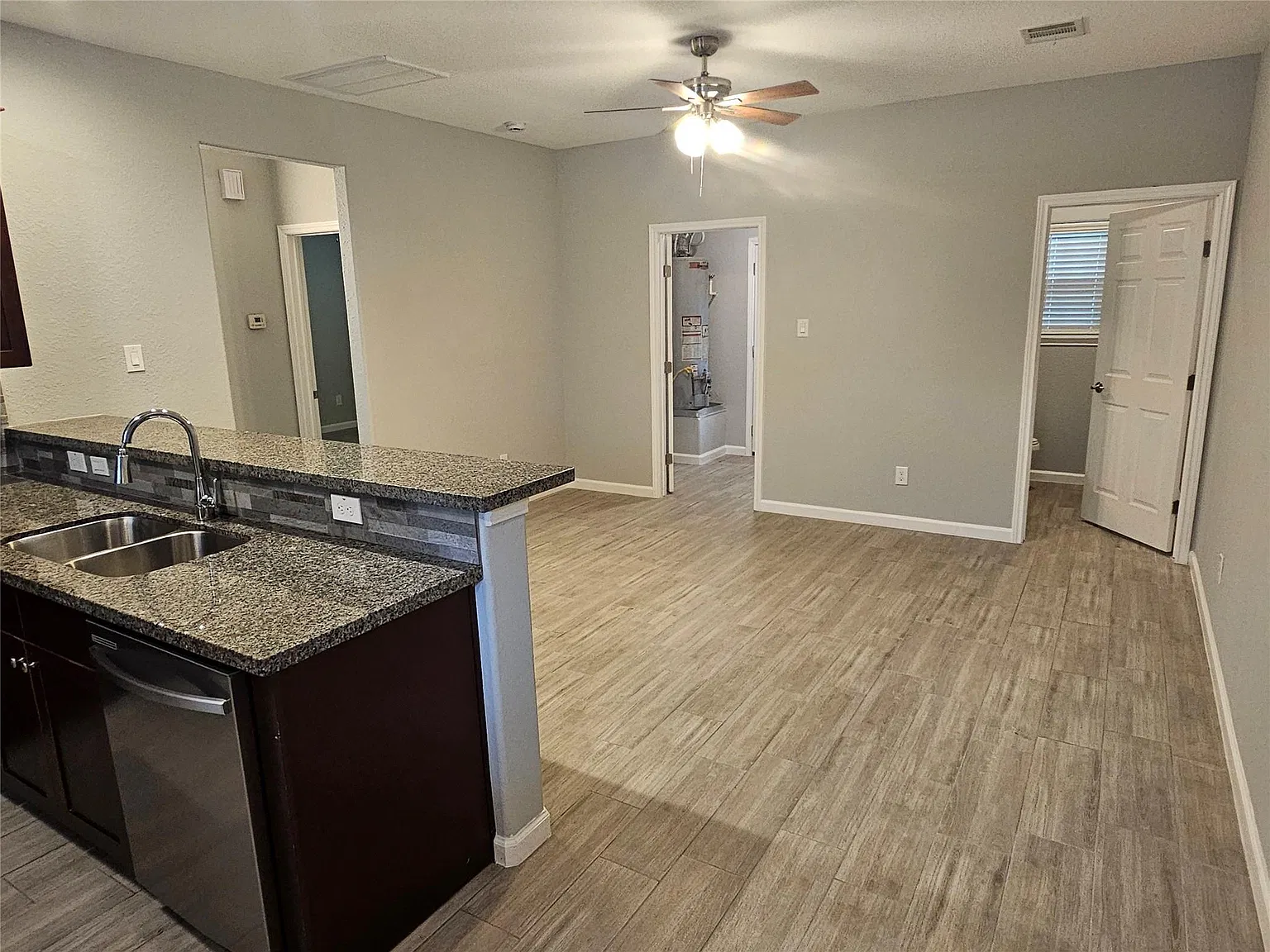 2 bed, 1.5 bath, 900 sqft, $1,450 — Photo 2