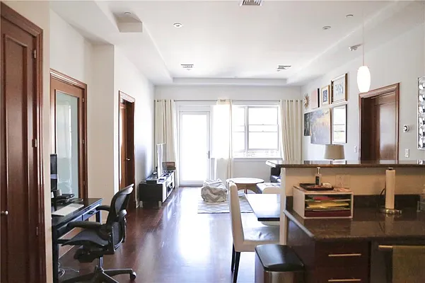 Sold by R New York | media 39