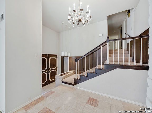 4th image of 5115 Queen Bess Ct