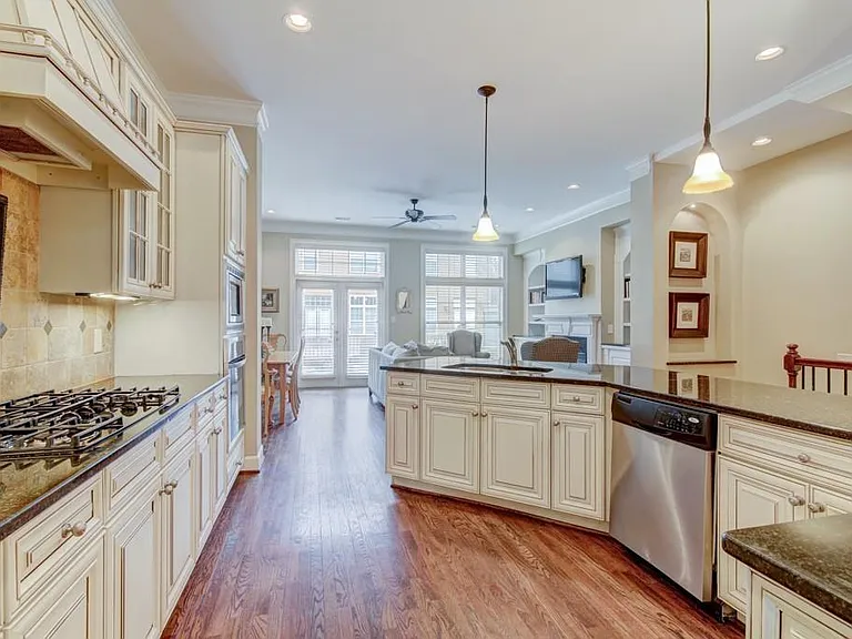 905 Telfair Close — Photo 12