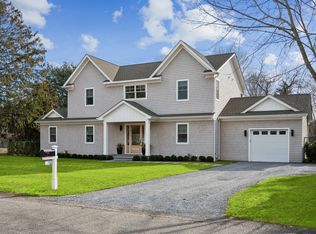 12 Deweil Dr, Southampton, NY 11968