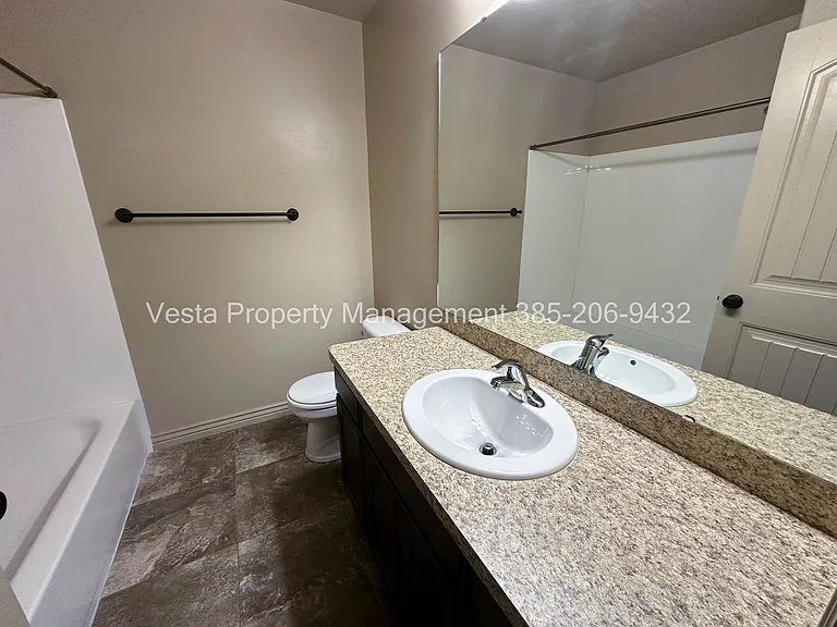 1933 N 325 W — Photo 17