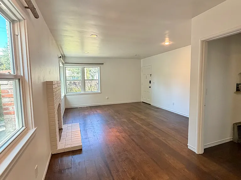 80 Broadmoor Ave — Photo 12