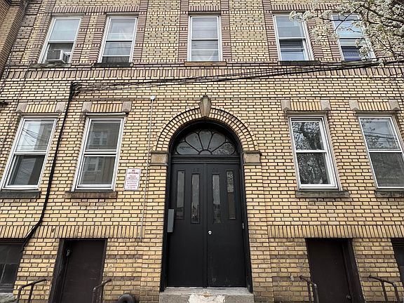 3rd image of 6-66-68 Wallis Ave #6