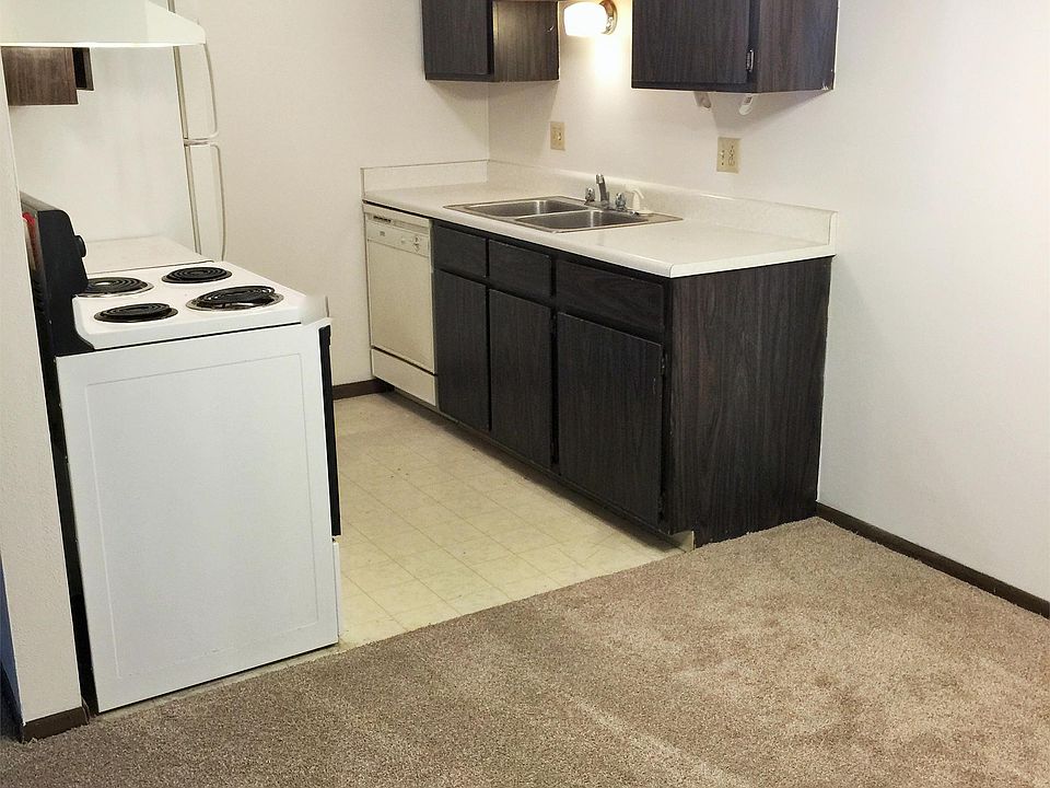 1st image of 806 W Pine Hill Ln APT 09