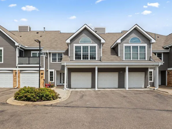 6010 Chasewood Pkwy APT 205, Minnetonka, MN 55343