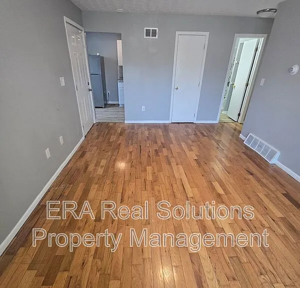 977 13th Ave — Photo 14