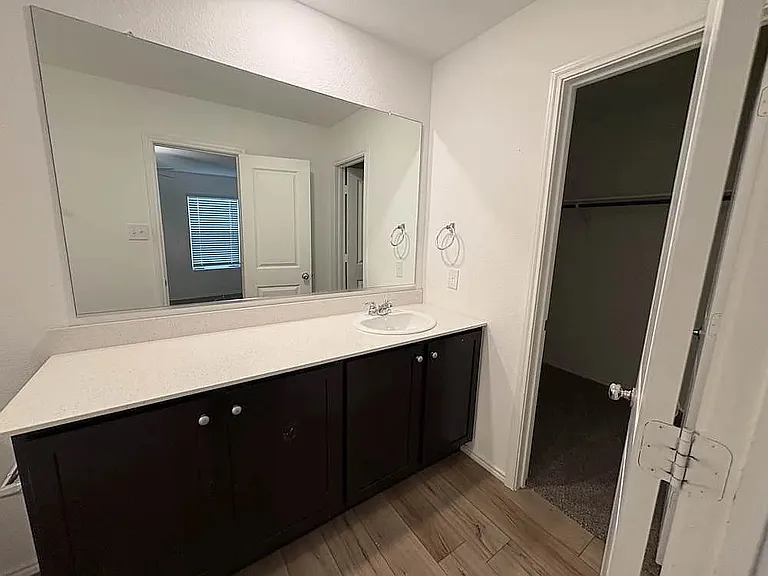 1330 Mosely Cir — Photo 10