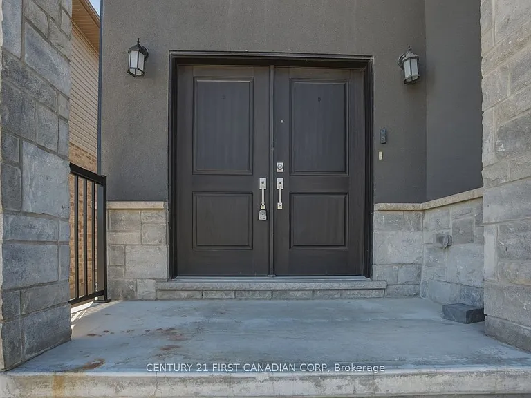 2775 Oriole Dr #UPPER — Photo 4