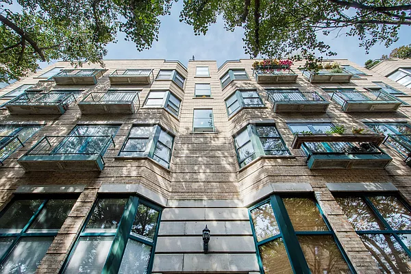 Sold by Brick&Mortar | media 25