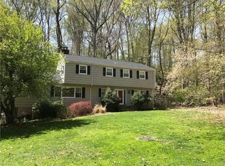 28 Laurel Ledge Ct, Stamford, CT 06903
