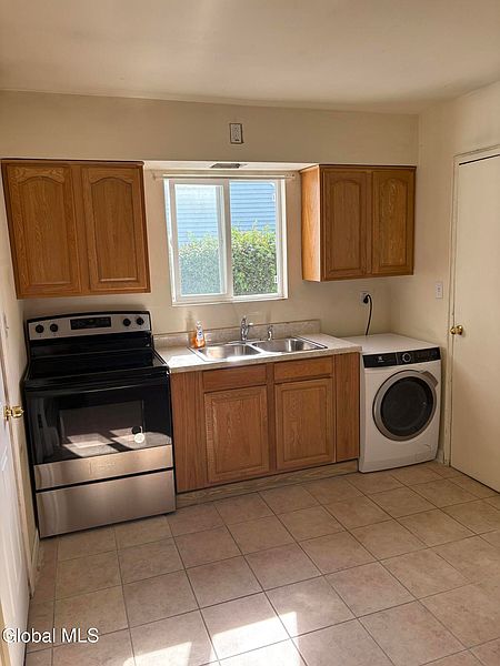 4th image of 18 Luella Road