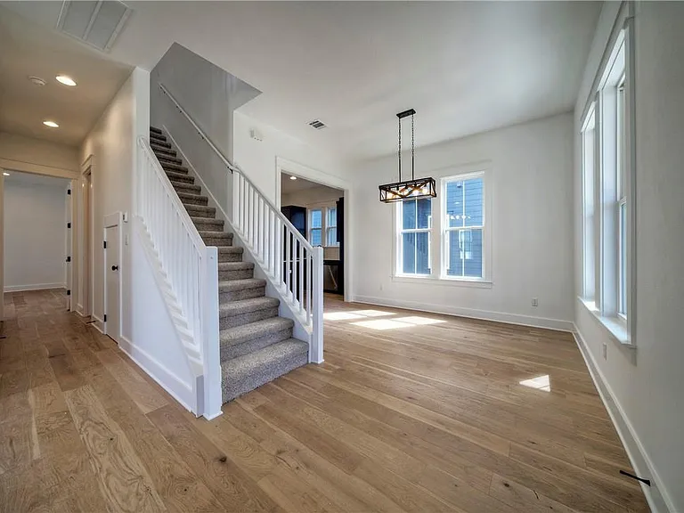 1010 Grant Wood Ave — Photo 14