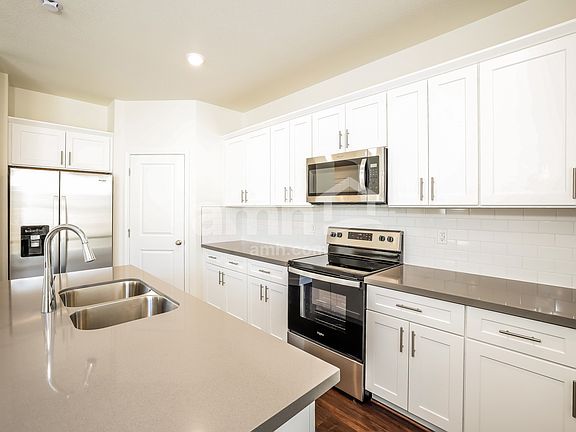 3rd image of 6501 Enlightenment Dr