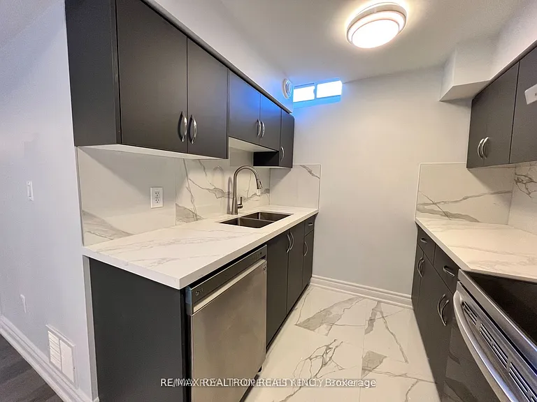 122 Auckland Dr #BASEMENT — Photo 18