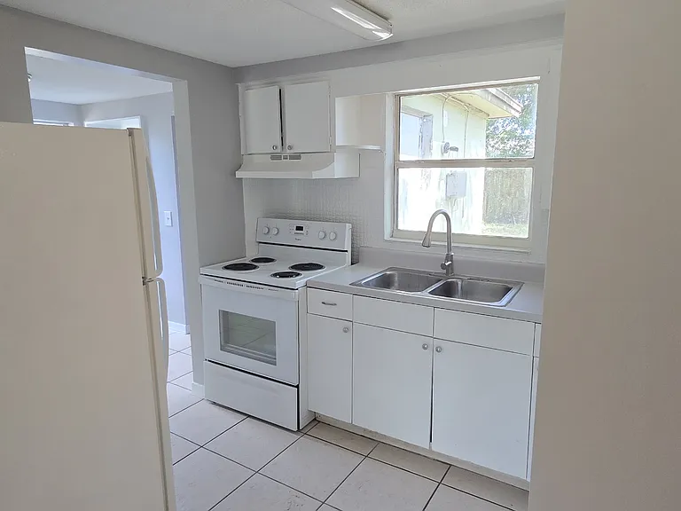 5423 Pasadena Dr #2 — Photo 8