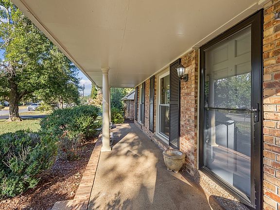 2nd image of 108 Poteat Pl