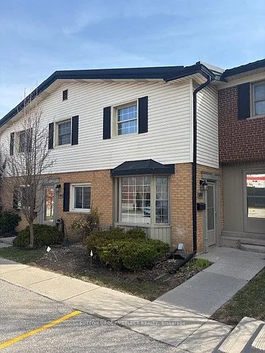 1183 Oxford St W Photo 1