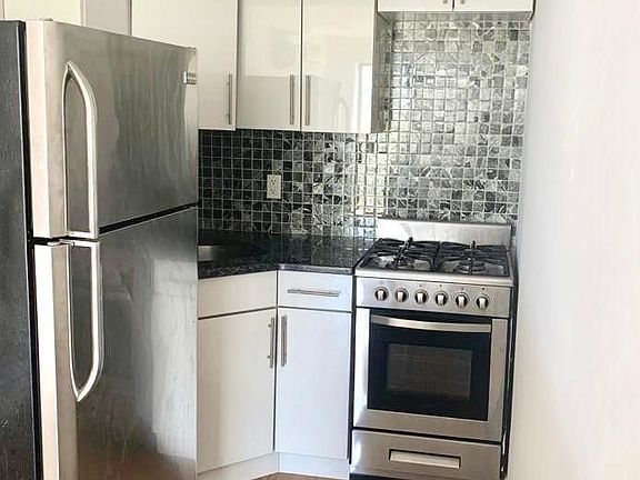 2nd image of 110 W 129th St APT 6R