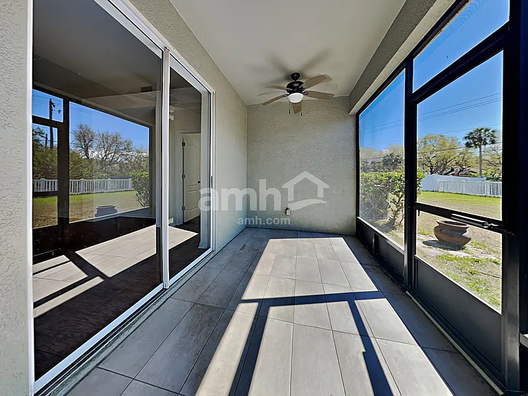 8638 Sandy Plains Dr — Photo 16
