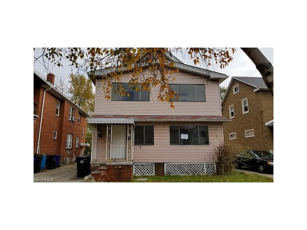 3545 W 100th St photo 1