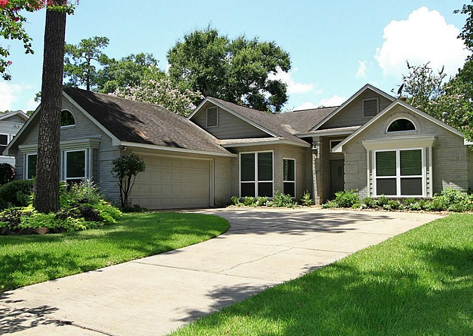 1st image of 3819 Village Oaks Dr
