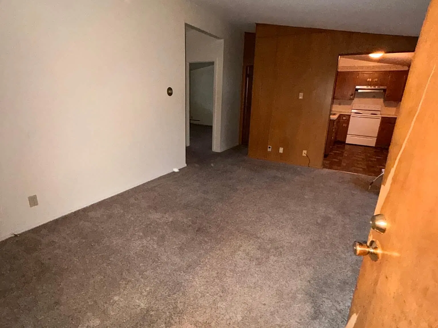 2 bed, 500 sqft, $850 — Photo 1