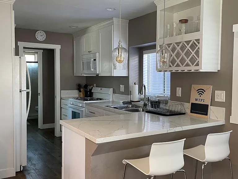 4212 Cherokee Ave — Photo 4