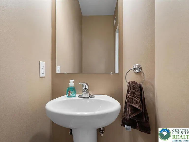 8455 Starling Rd — Photo 11
