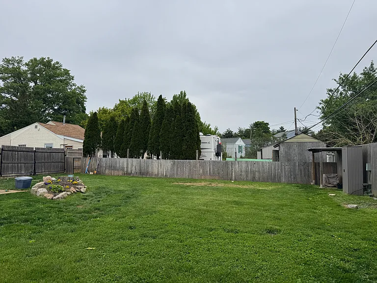 Brandywine Ln — Photo 46