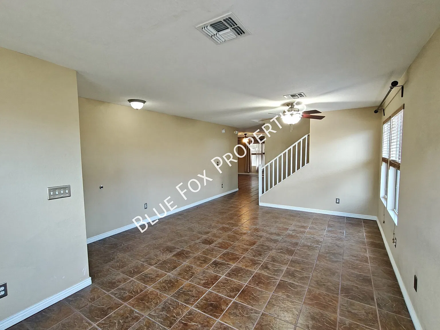 10069 N Blue Crossing Way — Photo 4