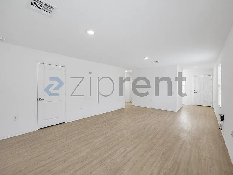 4431 Martin Way — Photo 7