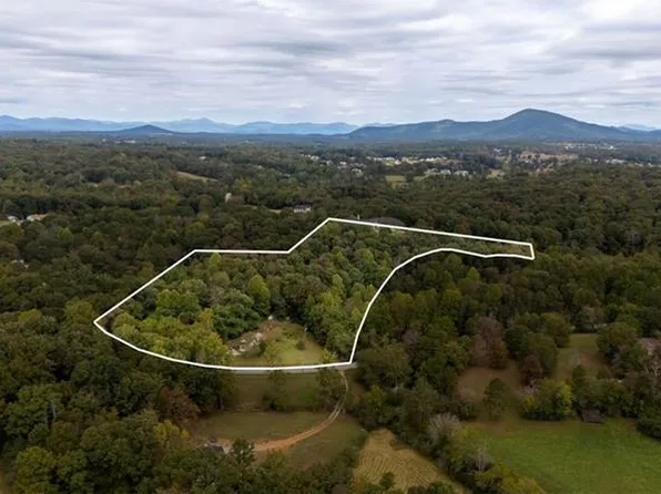 5352 Wild Smith Rd, Gainesville, GA 30506