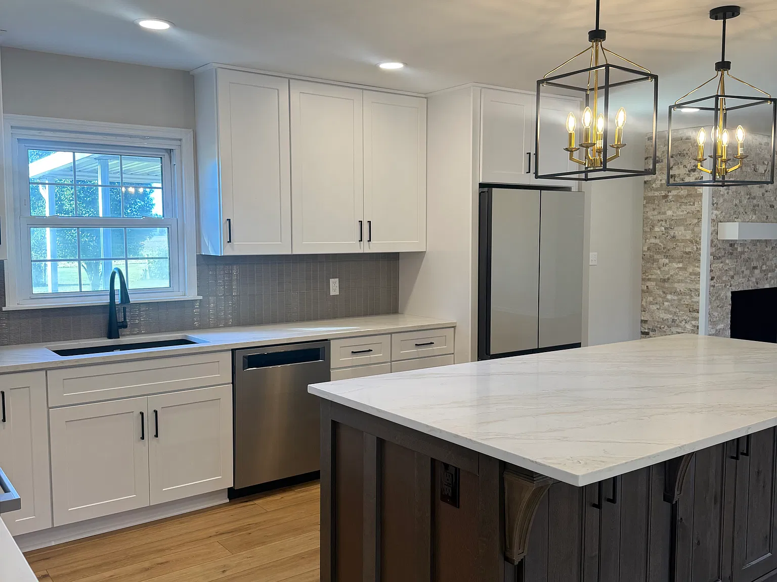 4 bed, 2400 sqft, $3,000 — Photo 2