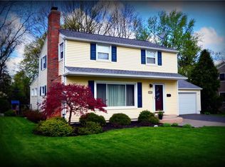140 Greenvale Dr, Rochester, NY 14618